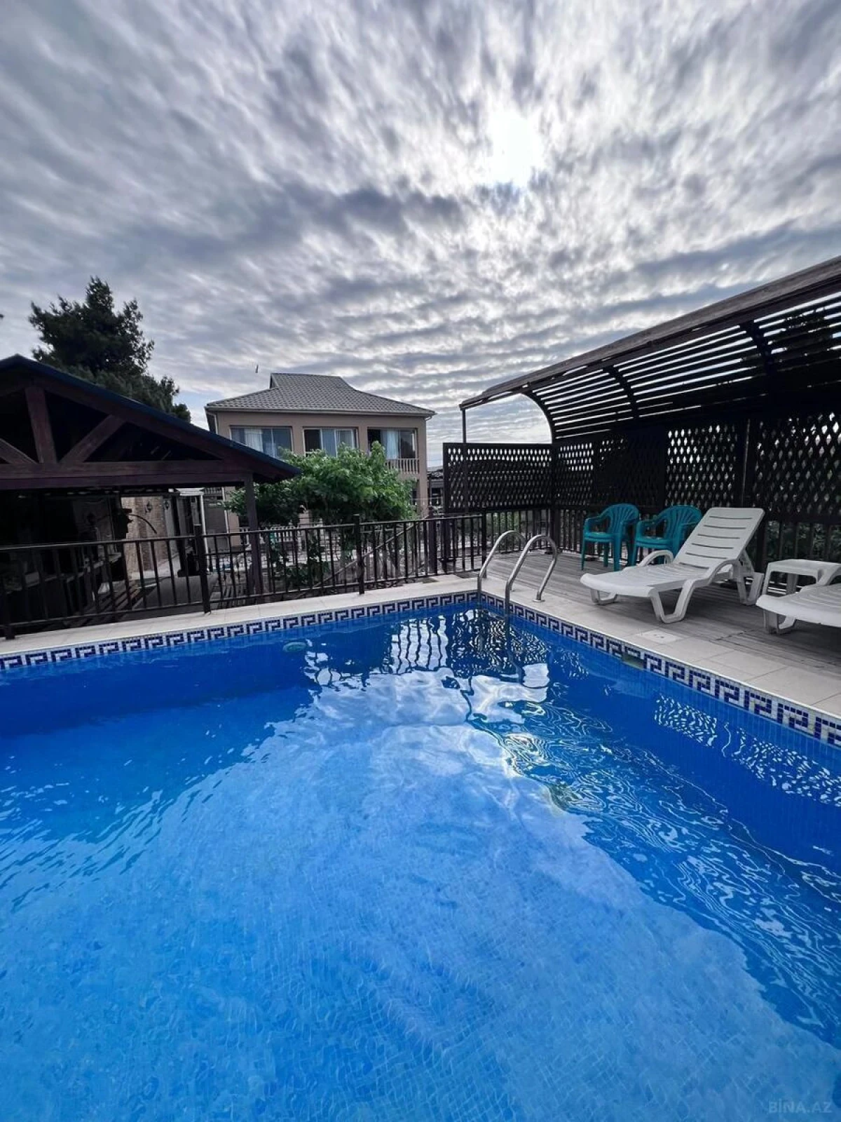 Satılır 4 otaqlı həyət evi 117 m²