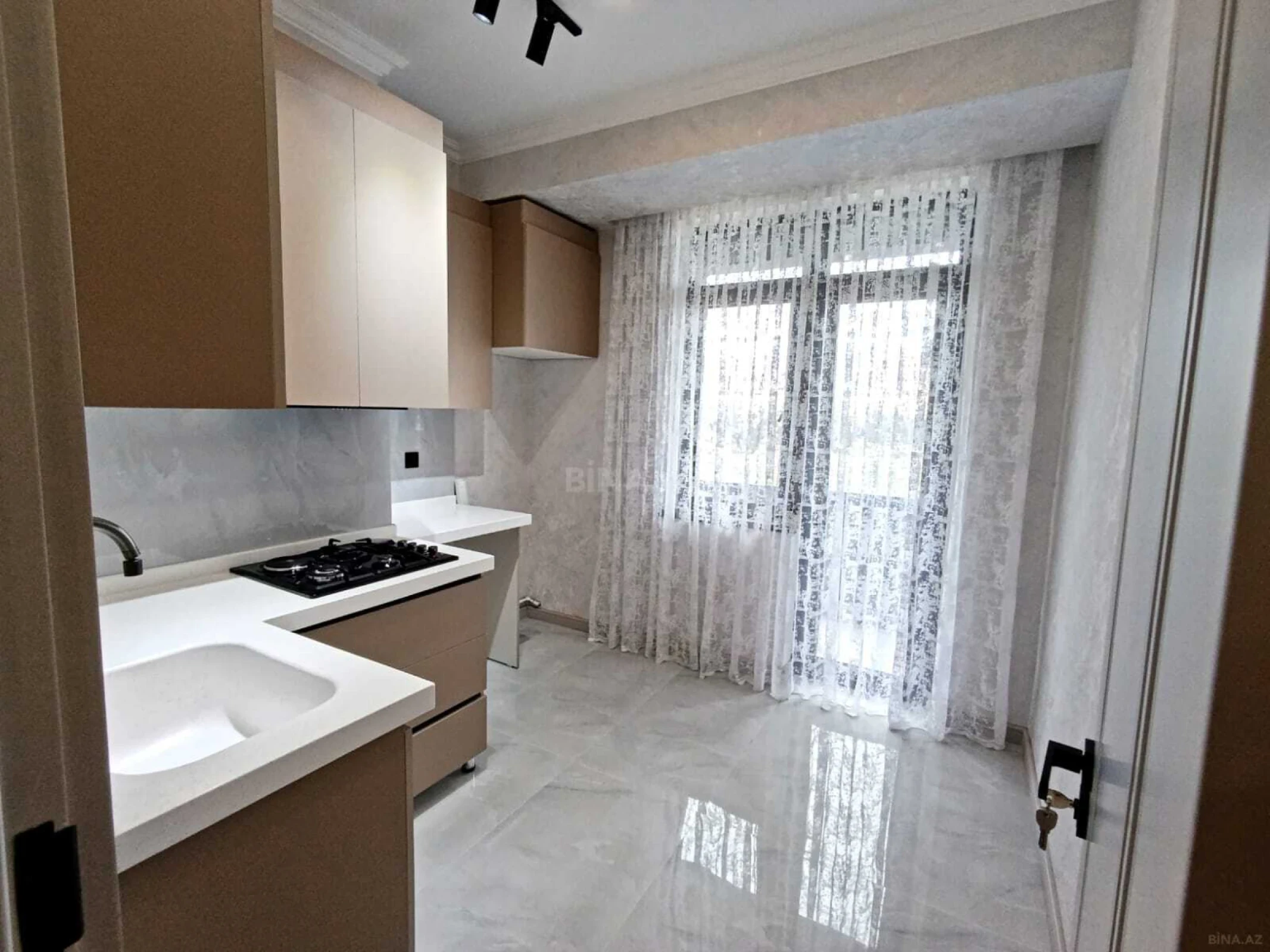 Satılır 2 otaqlı mənzil 63 m²