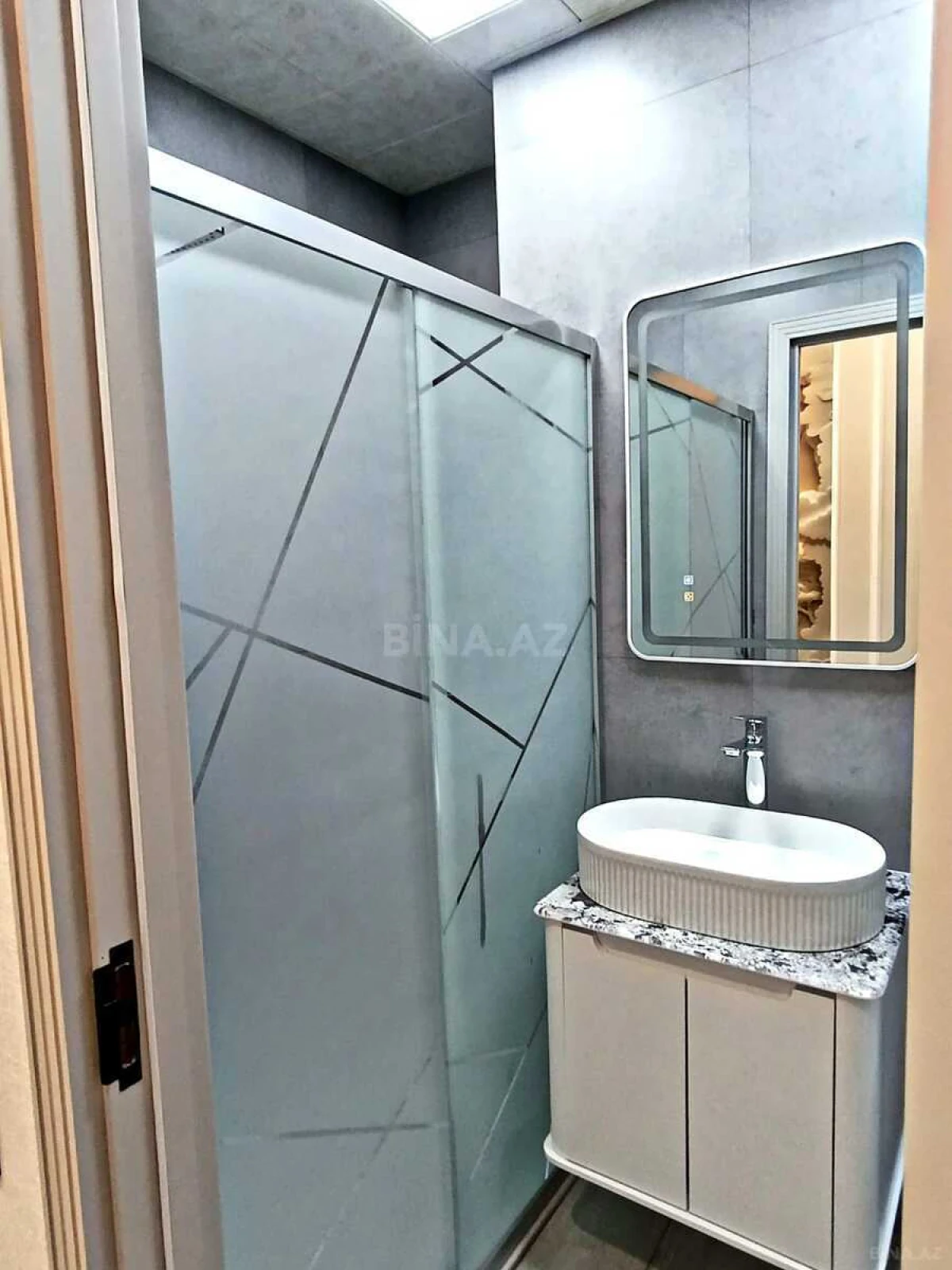 Satılır 2 otaqlı mənzil 63 m²