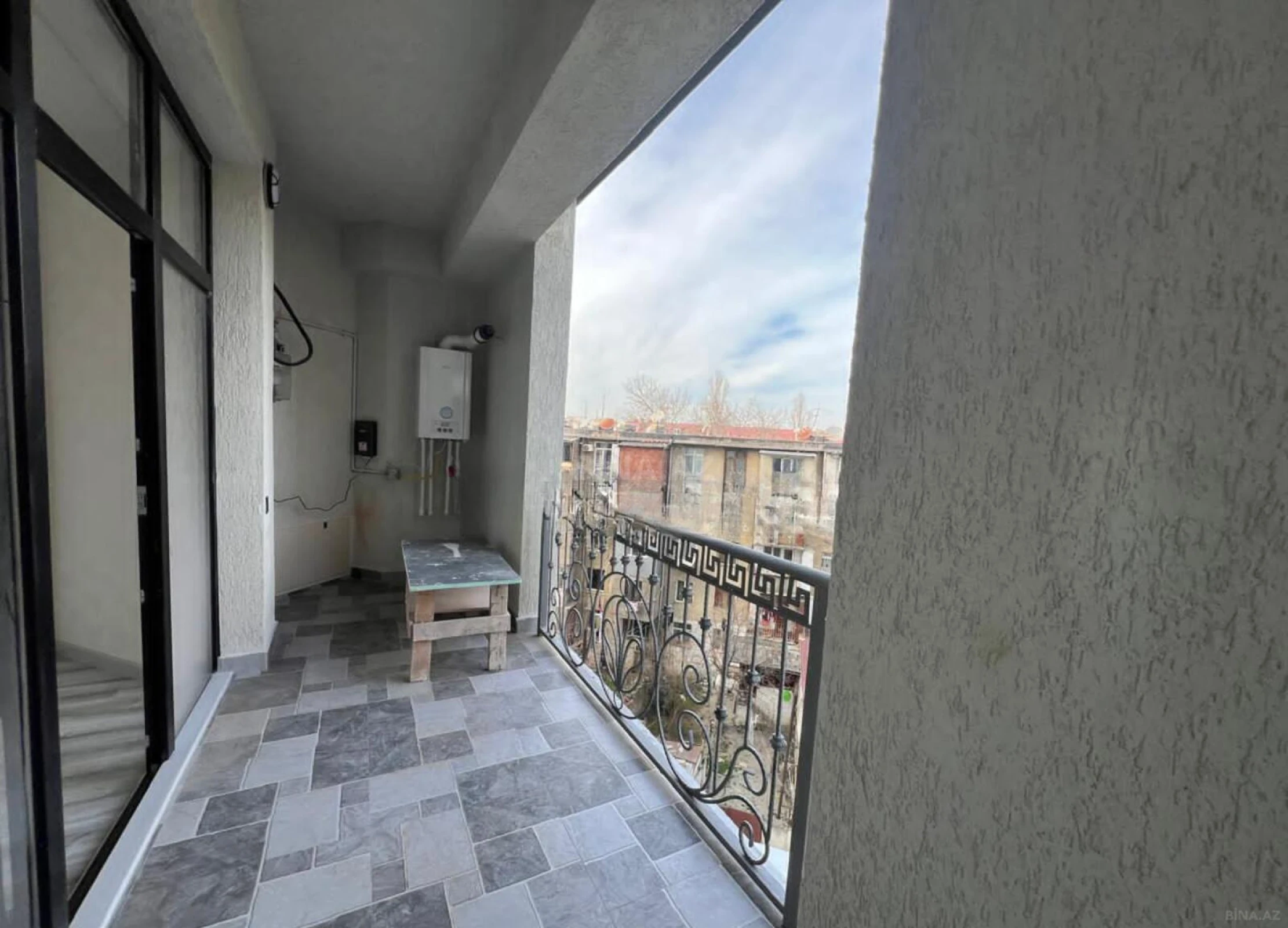 Satılır 3 otaqlı mənzil 117 m²