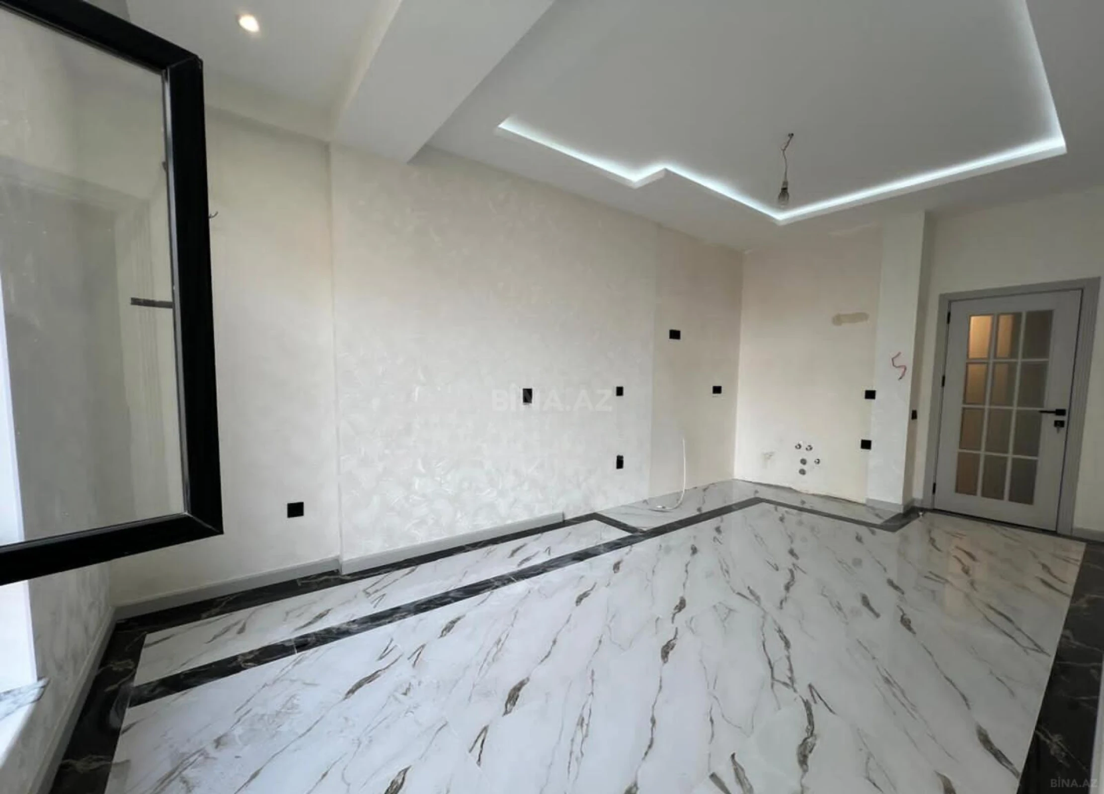 Satılır 3 otaqlı mənzil 117 m²