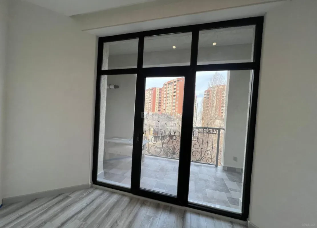 Satılır 3 otaqlı mənzil 117 m²