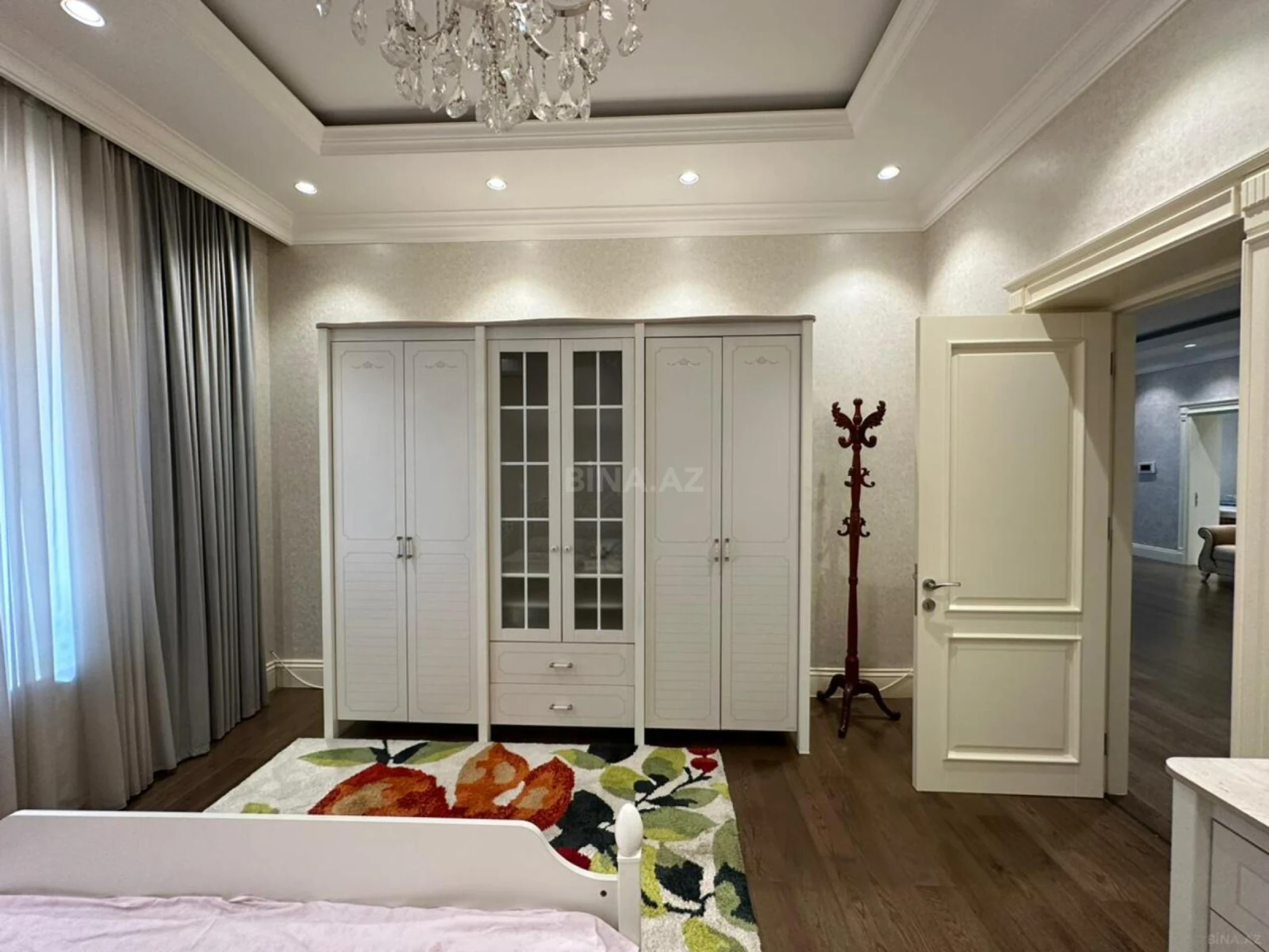 Satılır 6 otaqlı həyət evi 500 m²