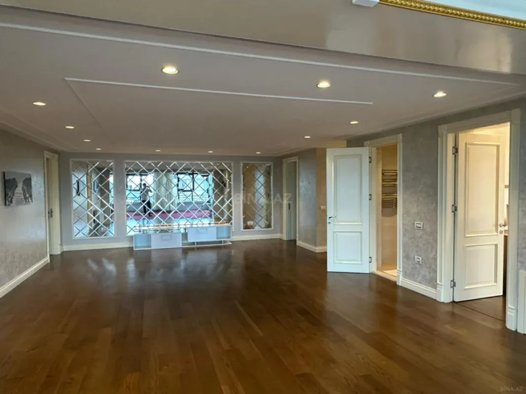 Satılır 6 otaqlı həyət evi 500 m²