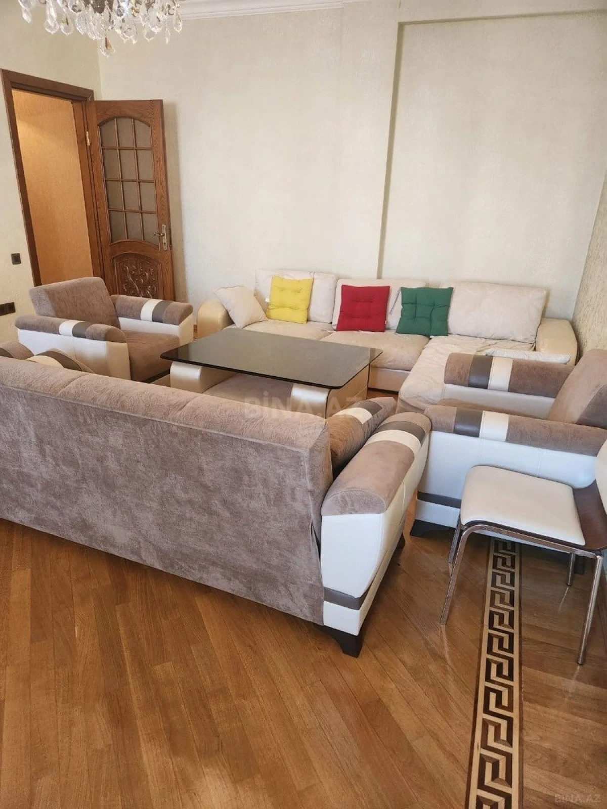Satılır 3 otaqlı mənzil 136 m²