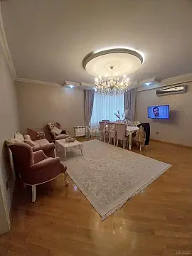 Satılır 4 otaqlı mənzil 175 m²