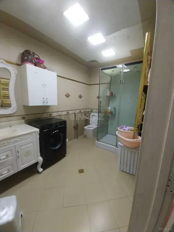 Satılır 4 otaqlı mənzil 175 m²