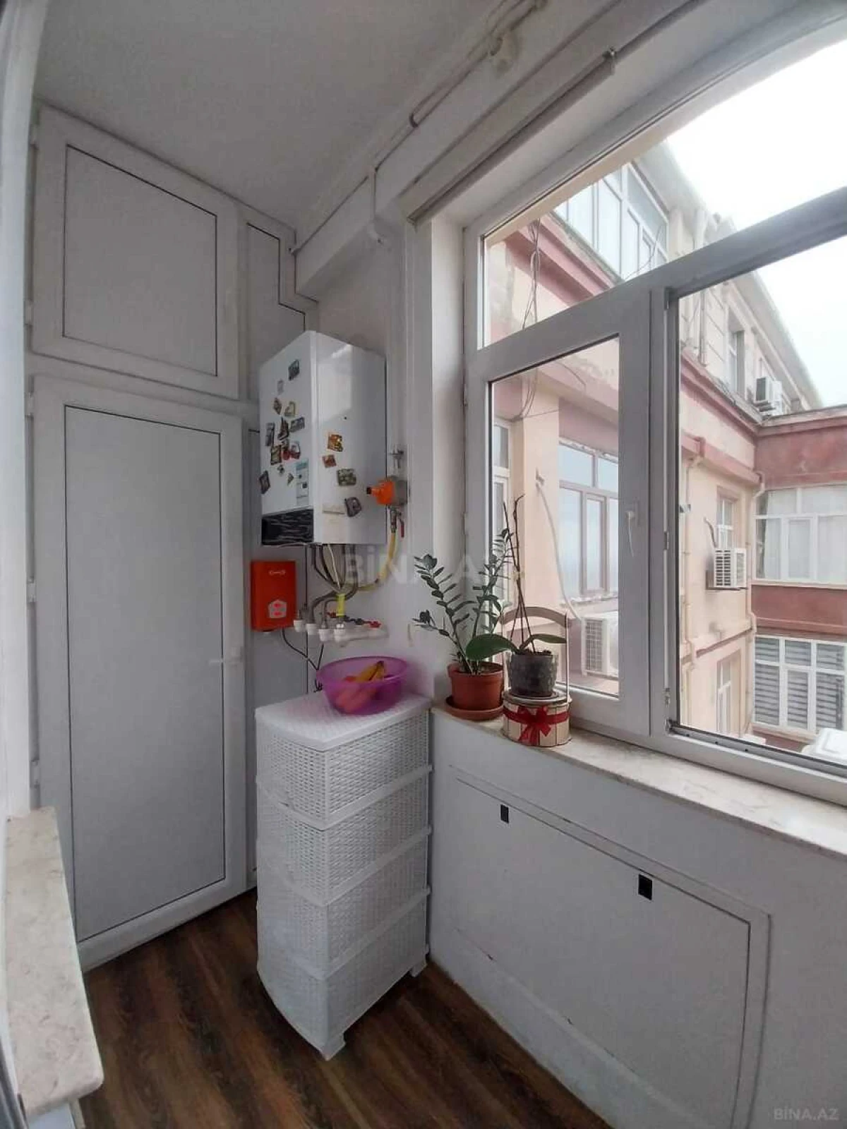 Satılır 4 otaqlı mənzil 175 m²