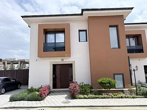 Satılır 5 otaqlı həyət evi 230 m² — Bakı, Yasamal 5 otaq 230.00 m²