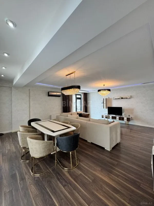 Satılır 4 otaqlı mənzil 146 m²