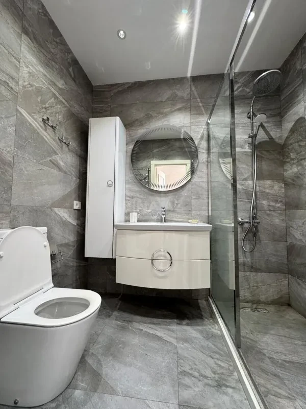 Satılır 4 otaqlı mənzil 146 m²