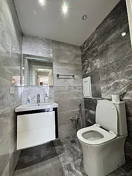 Satılır 4 otaqlı mənzil 146 m²