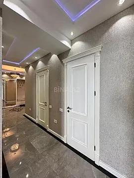 Satılır 4 otaqlı mənzil 146 m²