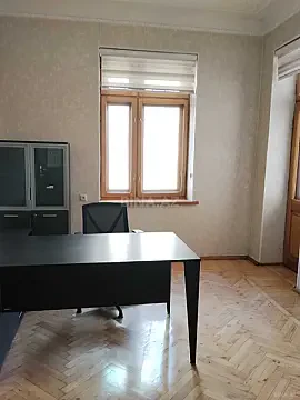 Kirayə verilir 3 otaqlı ofis 85 m²