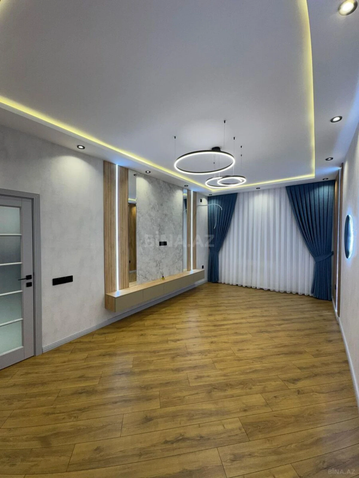 Satılır 2 otaqlı mənzil 82 m²