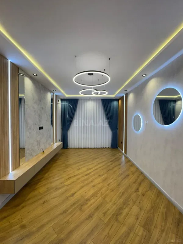 Satılır 2 otaqlı mənzil 82 m²