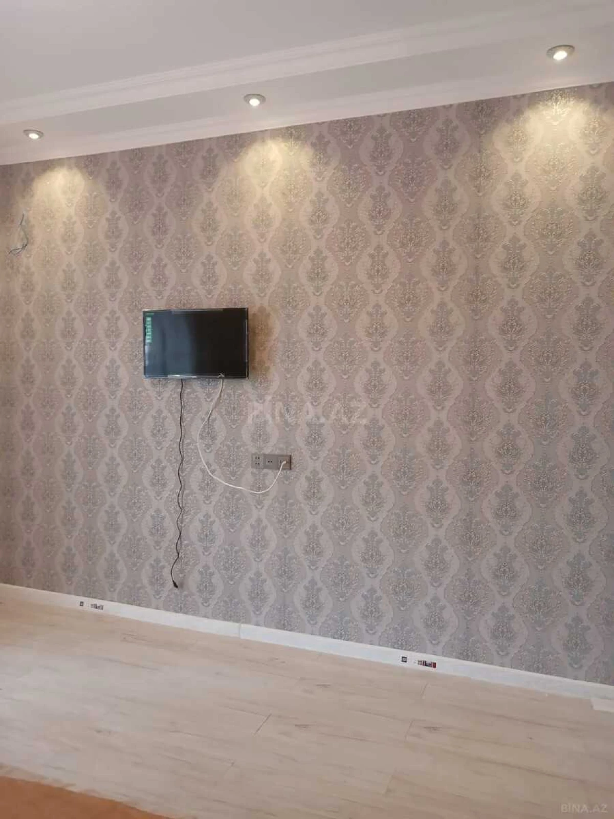 Kirayə verilir 2 otaqlı mənzil 90 m²