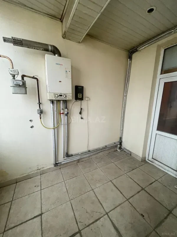 Satılır 4 otaqlı mənzil 185 m²
