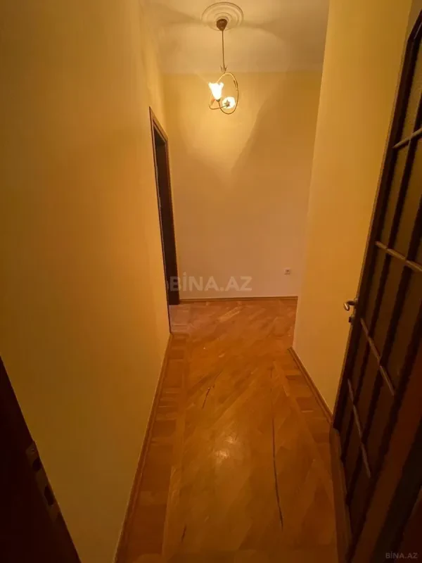 Satılır 4 otaqlı mənzil 185 m²