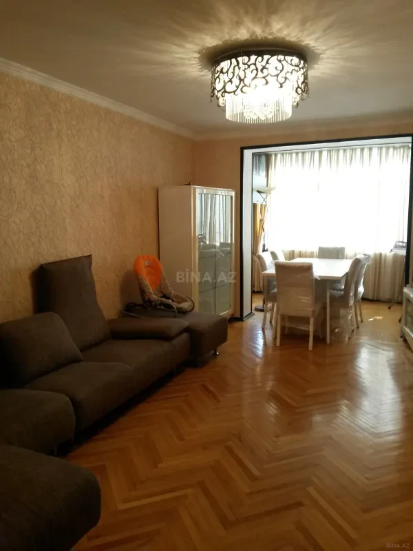 Satılır 2 otaqlı mənzil 60 m²