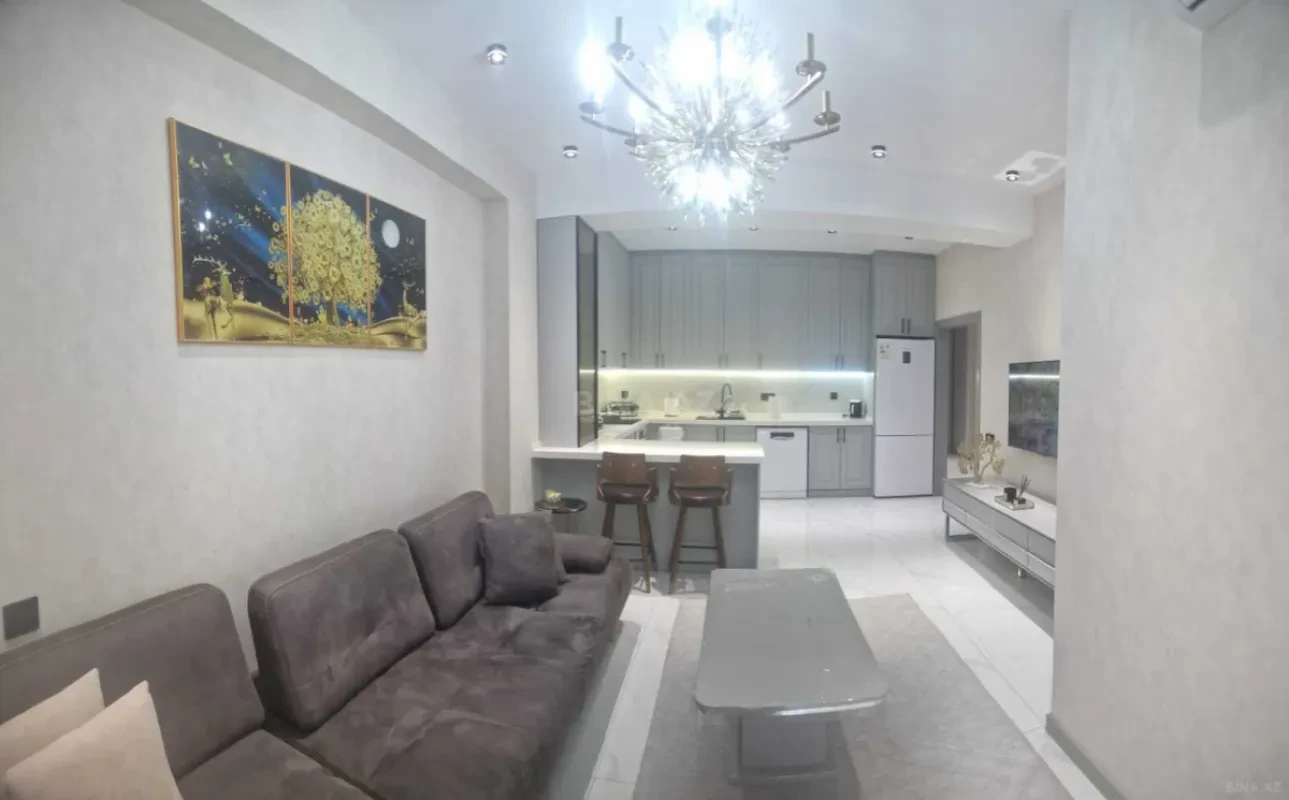 Satılır 4 otaqlı mənzil 120 m²