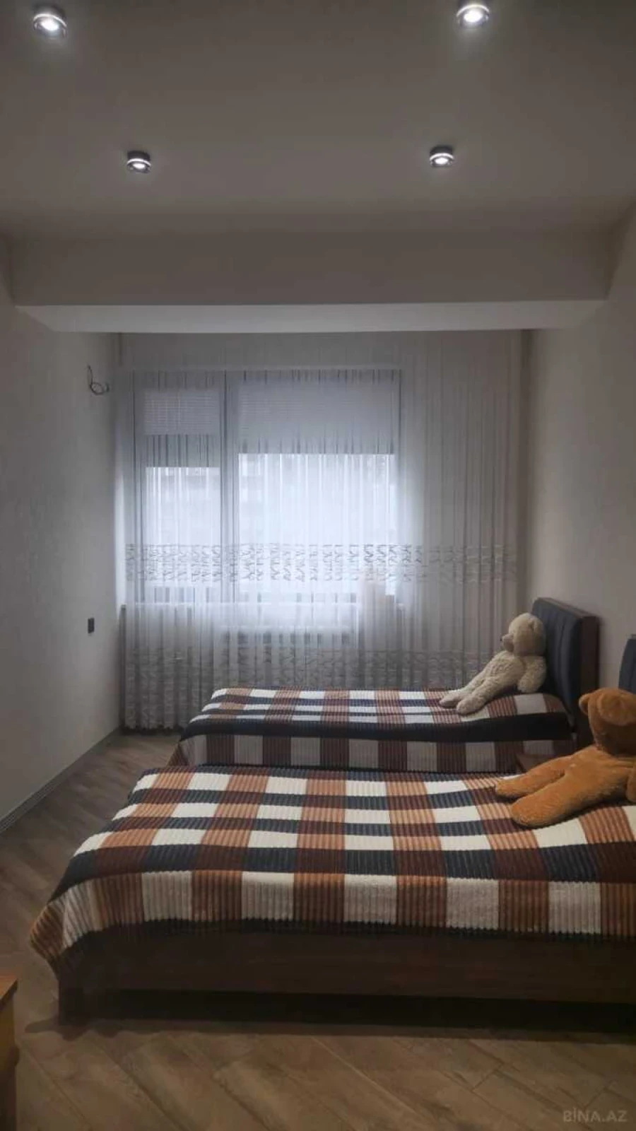 Satılır 4 otaqlı mənzil 120 m²