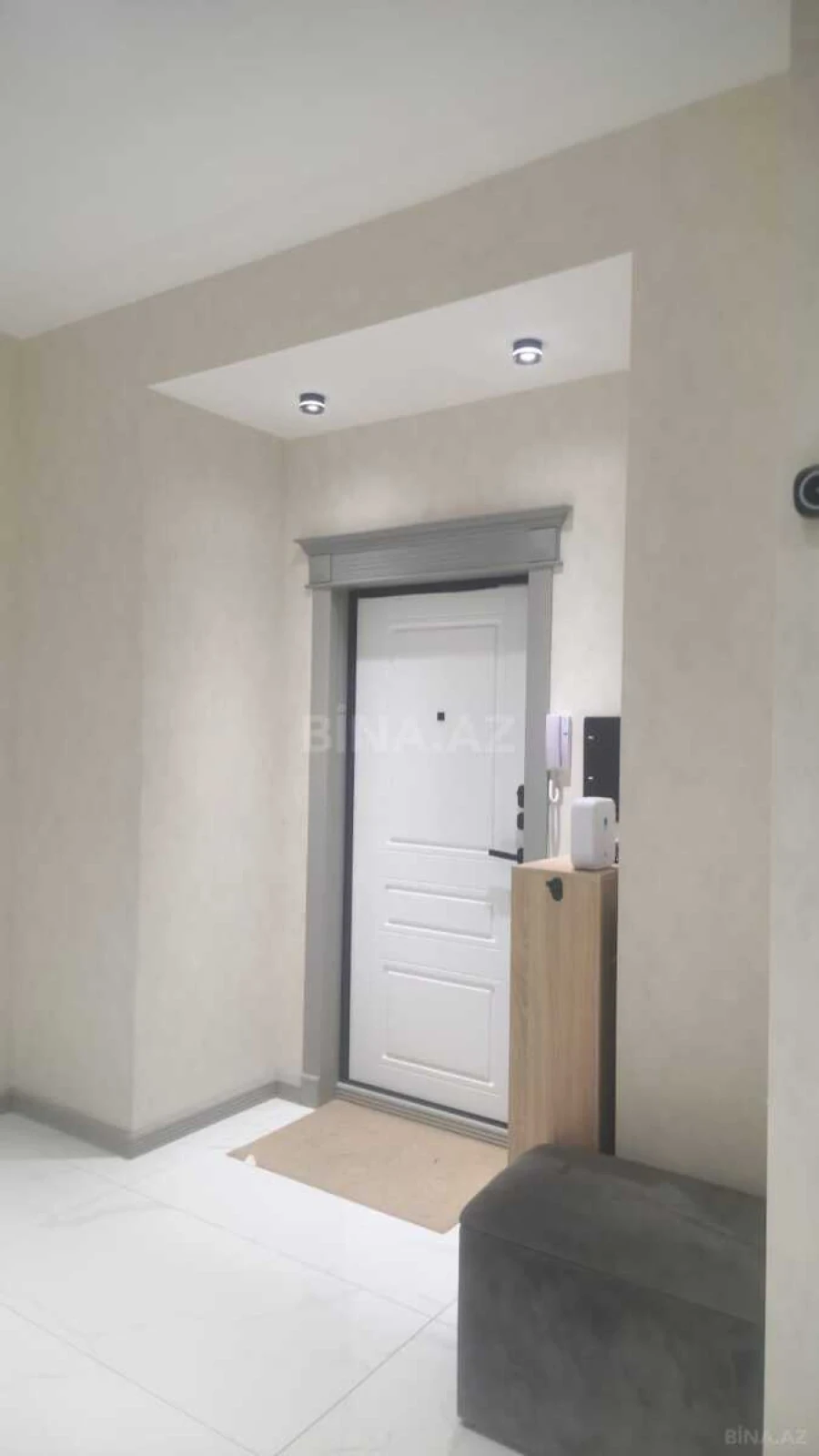 Satılır 4 otaqlı mənzil 120 m²