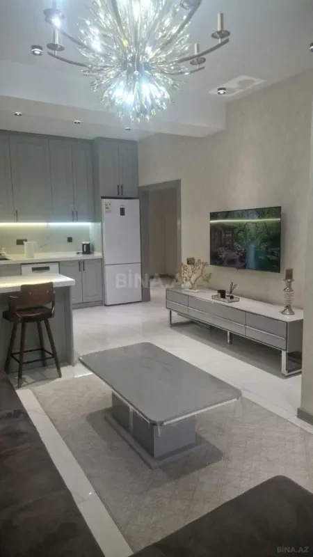 Satılır 4 otaqlı mənzil 120 m²