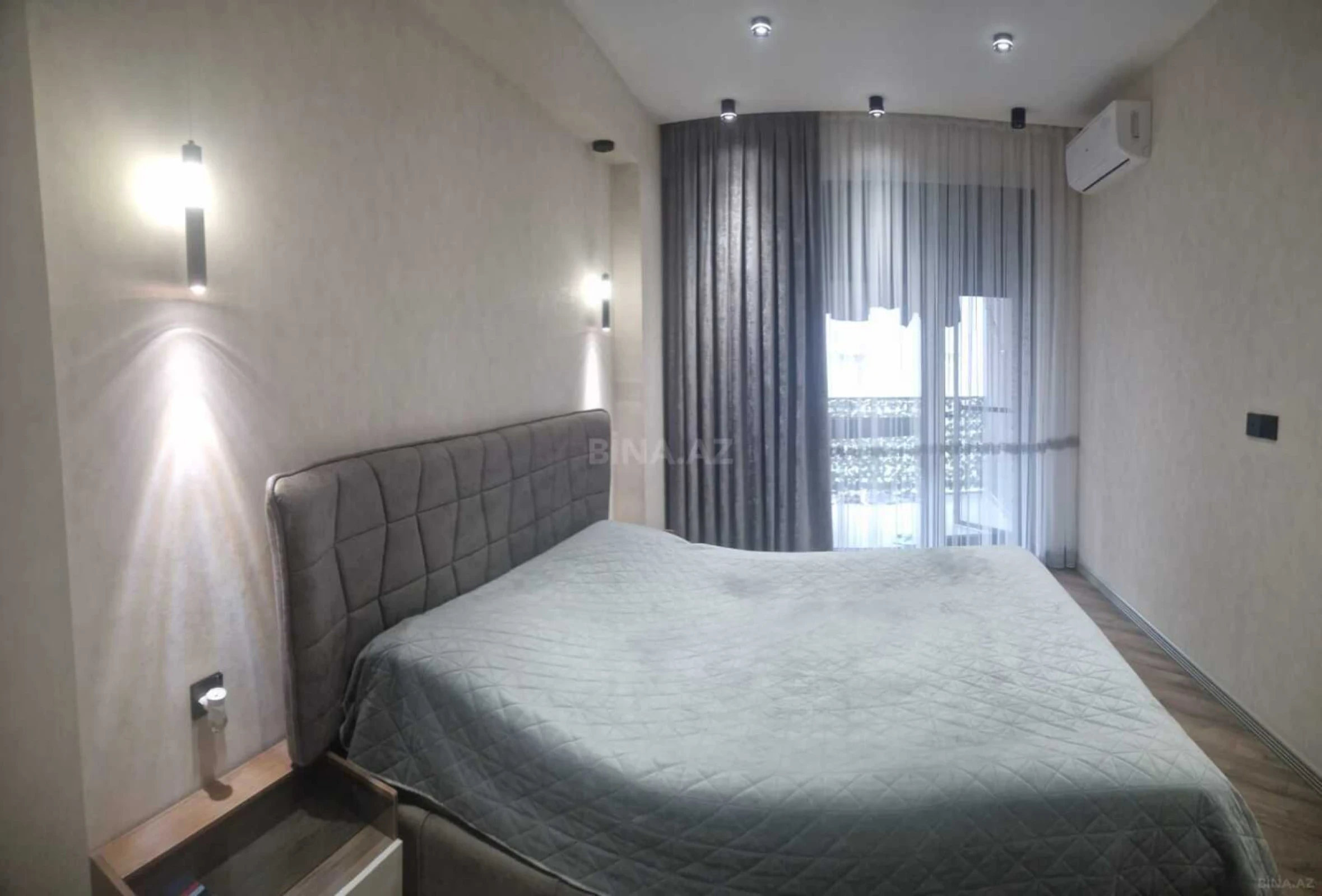 Satılır 4 otaqlı mənzil 120 m²