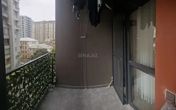 Satılır 4 otaqlı mənzil 120 m²