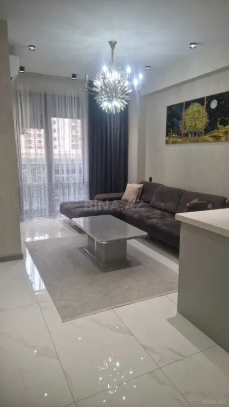 Satılır 4 otaqlı mənzil 120 m²