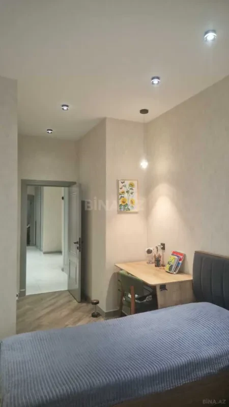Satılır 4 otaqlı mənzil 120 m²