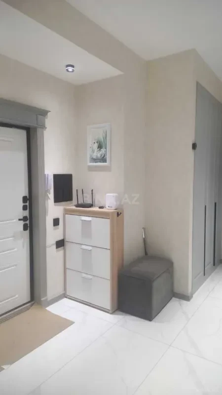 Satılır 4 otaqlı mənzil 120 m²