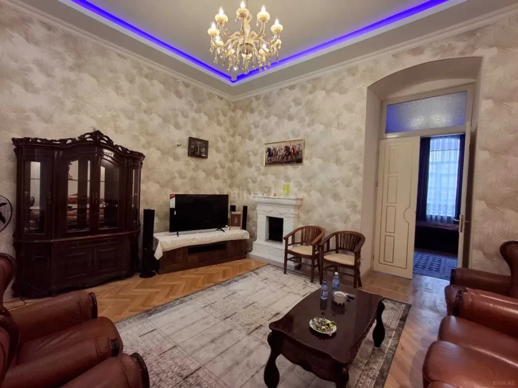 Satılır 3 otaqlı mənzil 110 m²