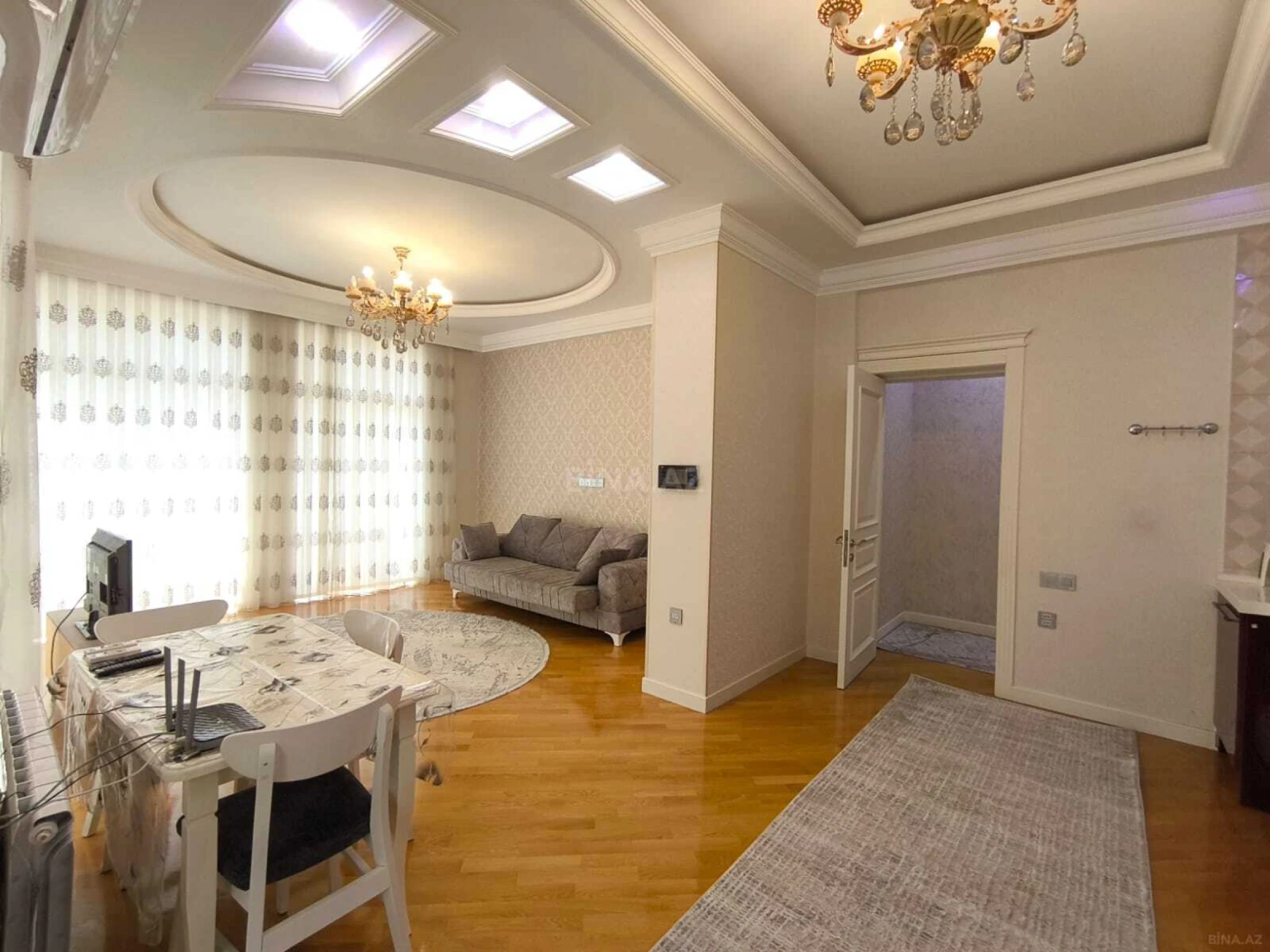 Kirayə verilir 2 otaqlı mənzil 96 m²