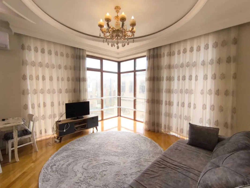Kirayə verilir 2 otaqlı mənzil 96 m²