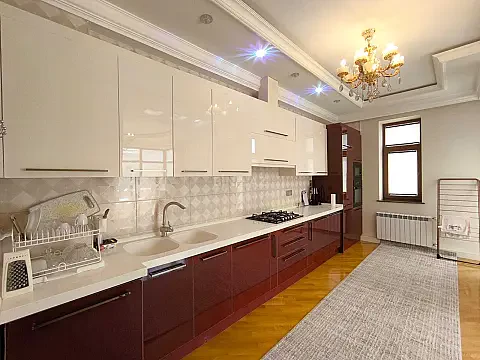 Kirayə verilir 2 otaqlı mənzil 96 m²