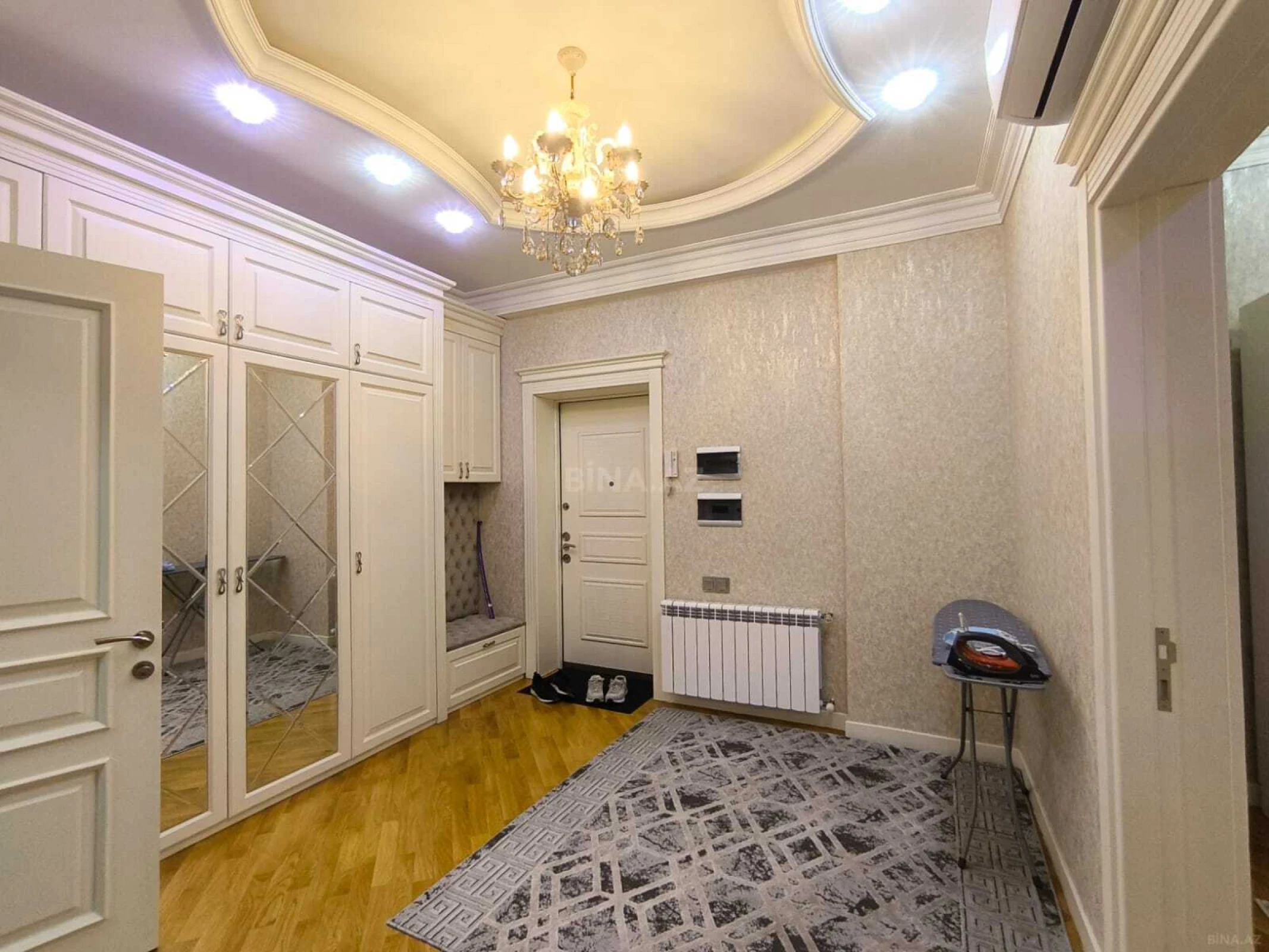 Kirayə verilir 2 otaqlı mənzil 96 m²