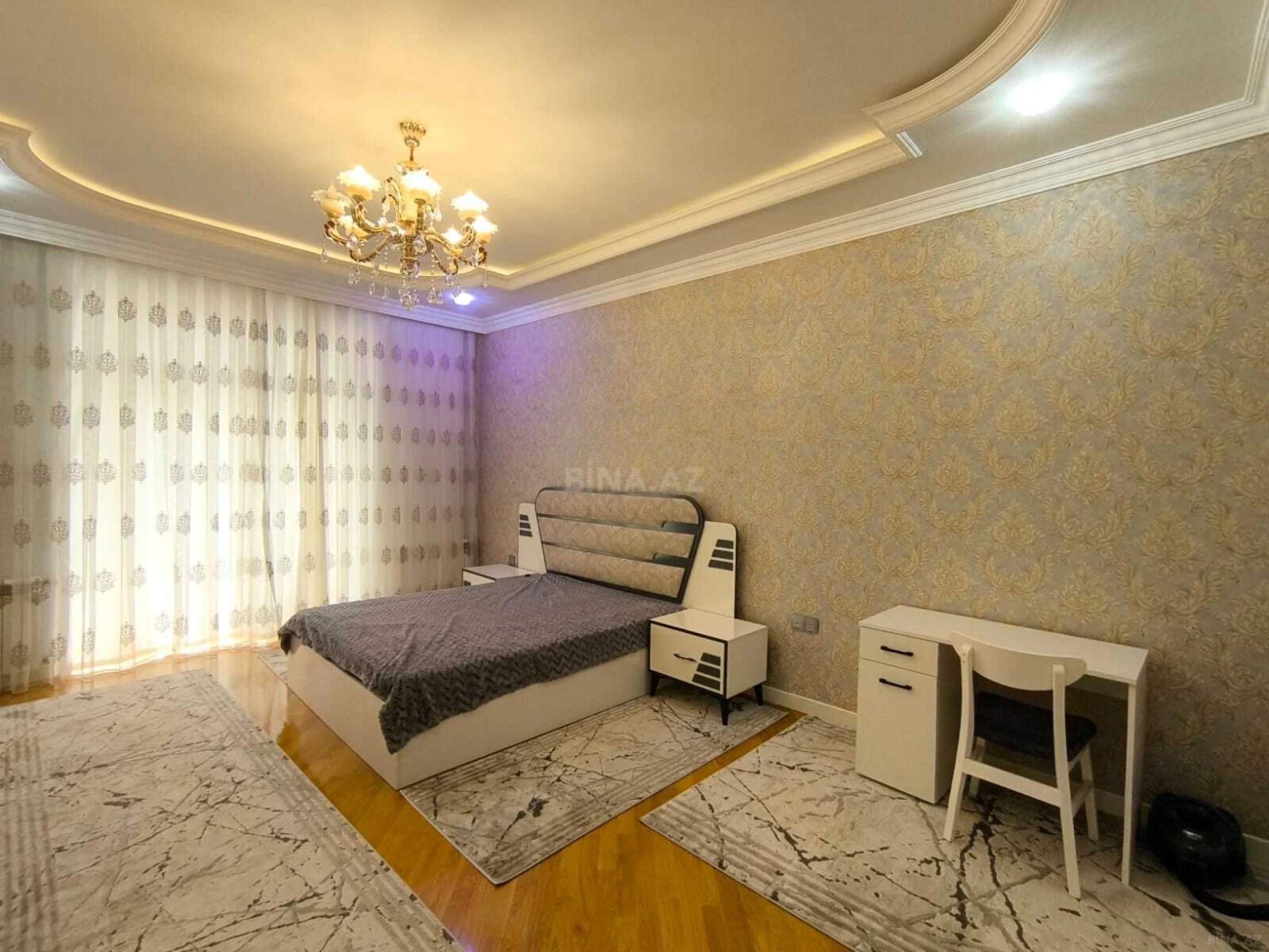 Kirayə verilir 2 otaqlı mənzil 96 m²