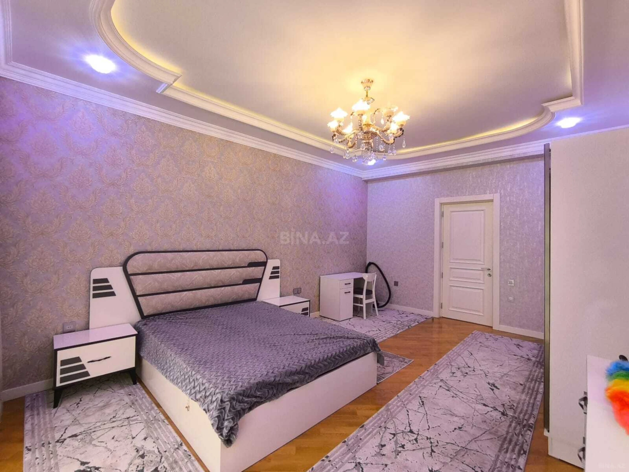 Kirayə verilir 2 otaqlı mənzil 96 m²