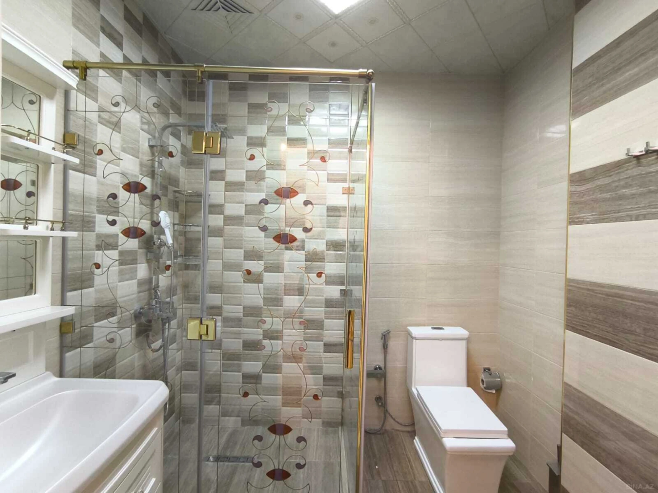 Kirayə verilir 2 otaqlı mənzil 96 m²