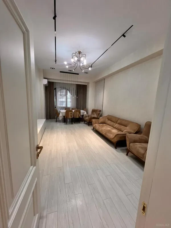 Satılır 3 otaqlı mənzil 109 m²