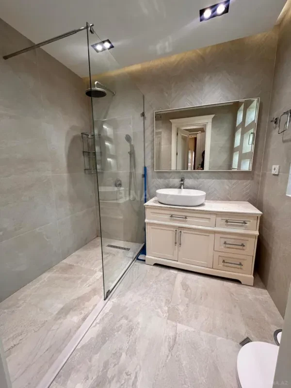 Satılır 3 otaqlı mənzil 109 m²