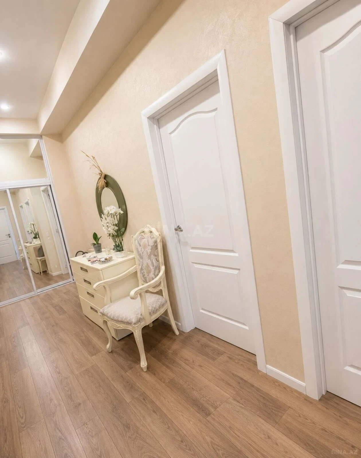 Satılır 2 otaqlı mənzil 78 m²
