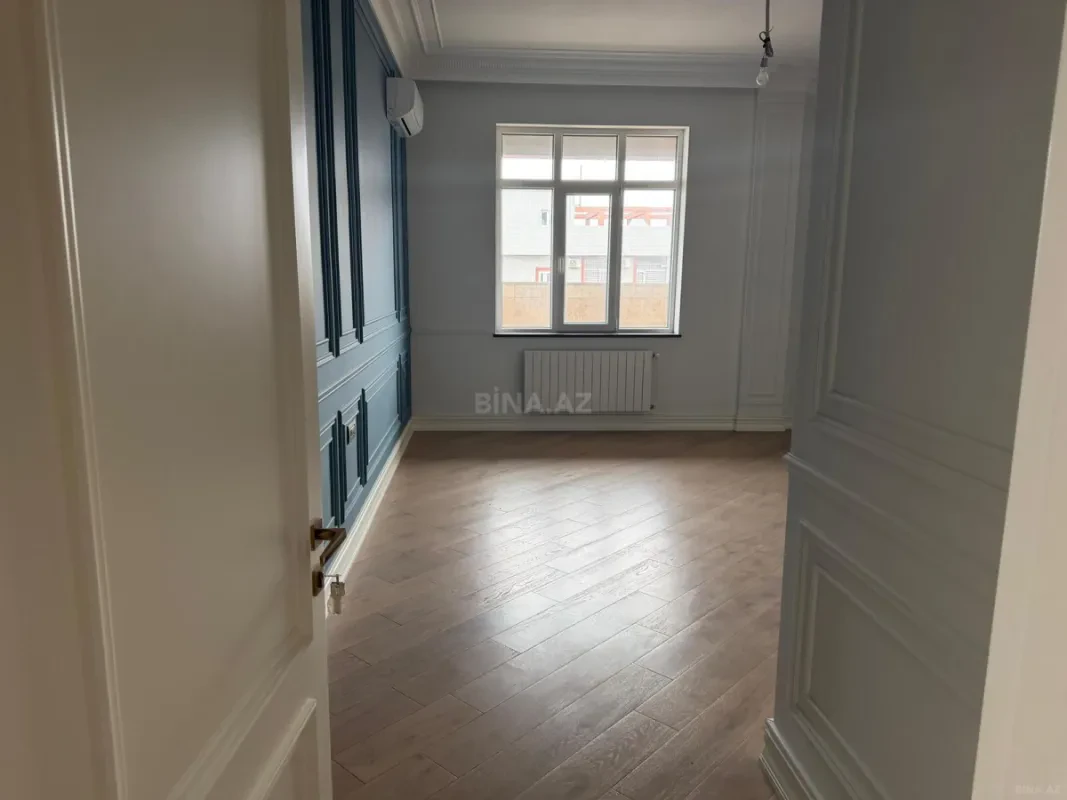 Satılır 13 otaqlı mənzil 1300 m²