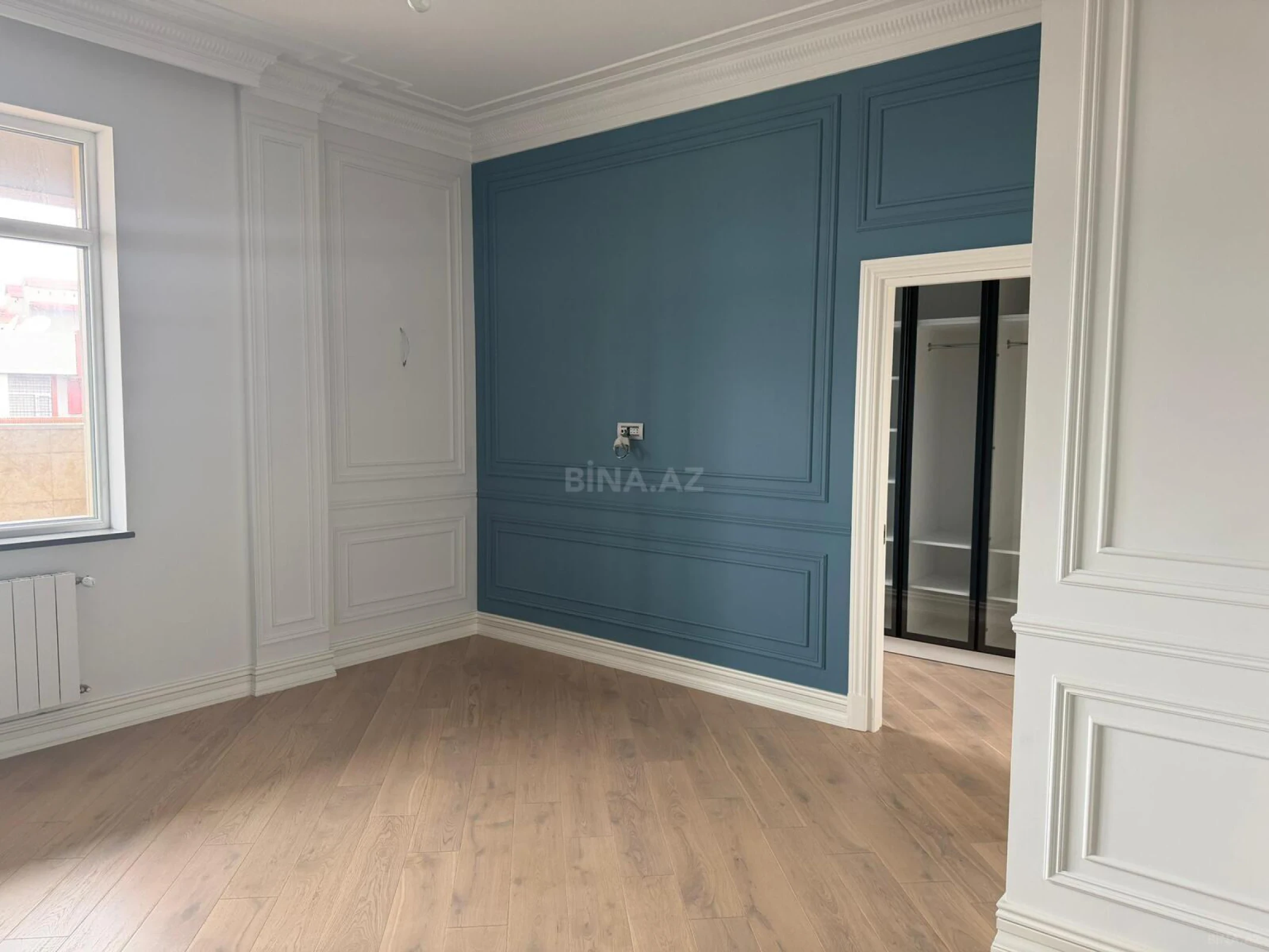 Satılır 13 otaqlı mənzil 1300 m²