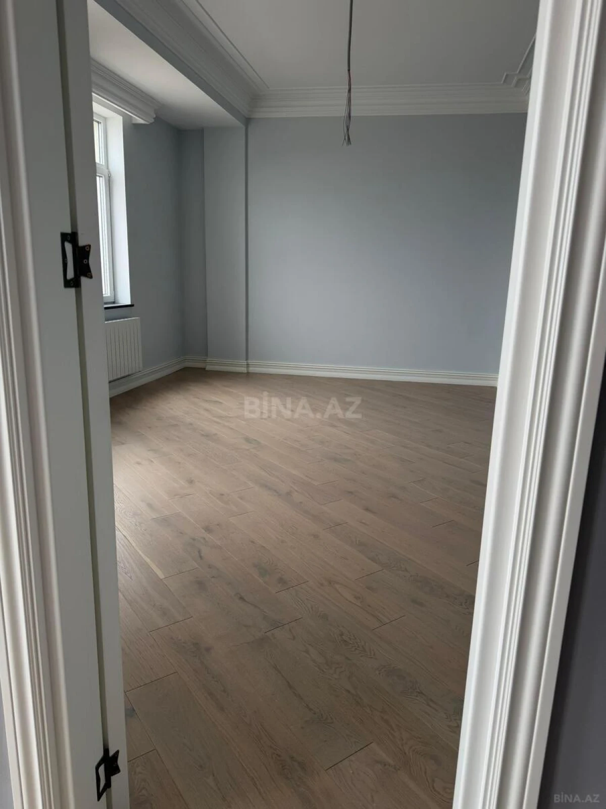 Satılır 13 otaqlı mənzil 1300 m²