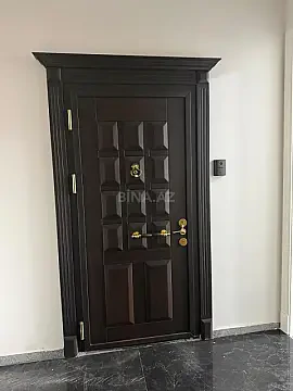 Satılır 13 otaqlı mənzil 1300 m²