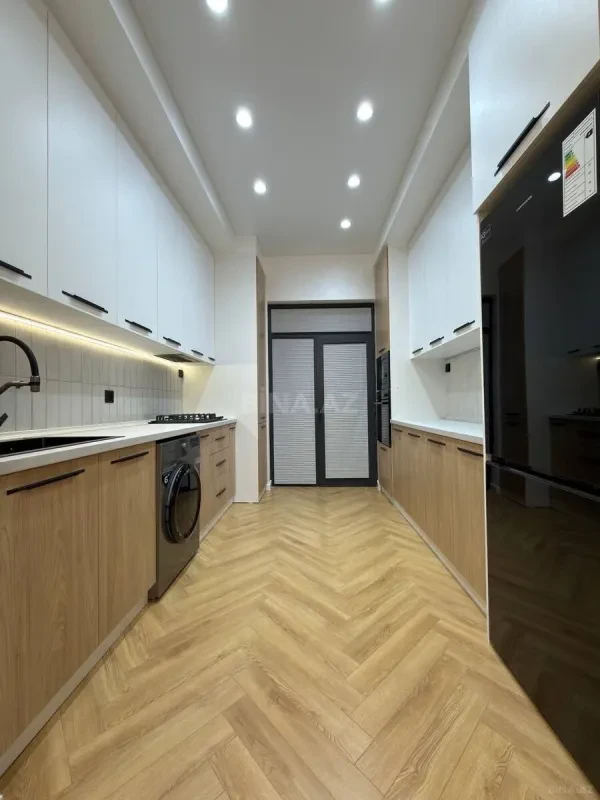 Kirayə verilir 3 otaqlı mənzil 130 m²