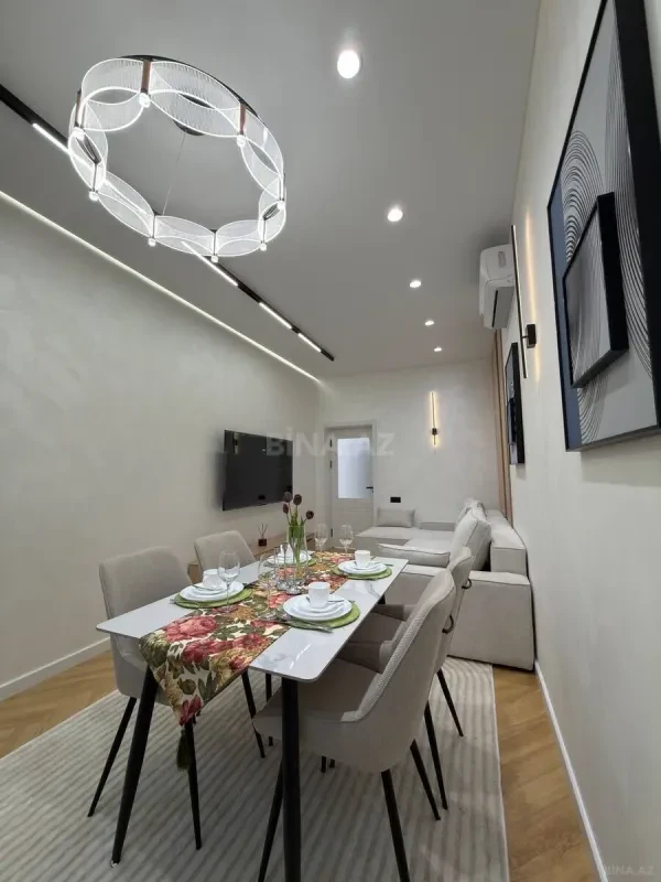 Kirayə verilir 3 otaqlı mənzil 130 m²